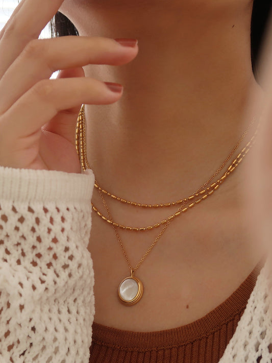 Mother of Pearl Pendant Necklace