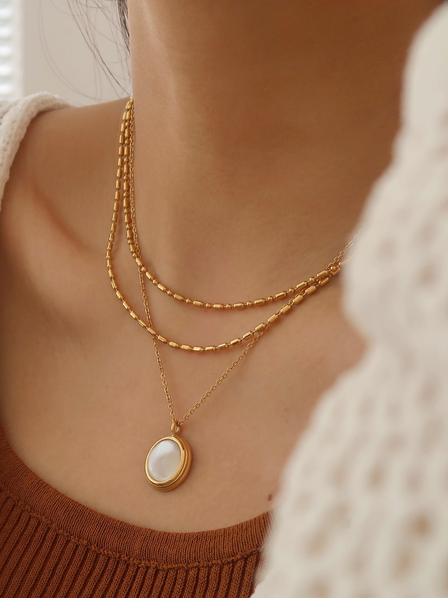 Mother of Pearl Pendant Necklace