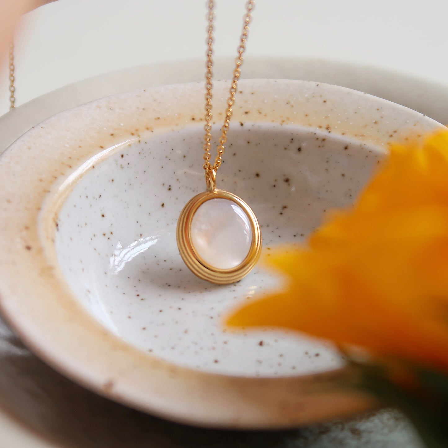 Mother of Pearl Pendant Necklace