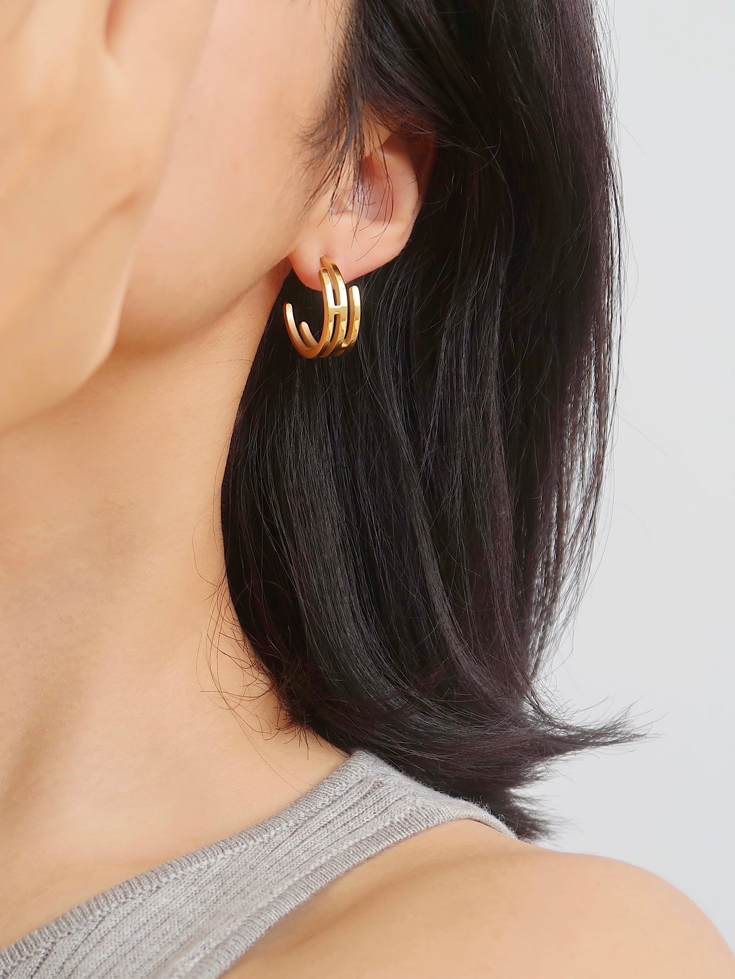 Elegant Gold Hoop Earrings