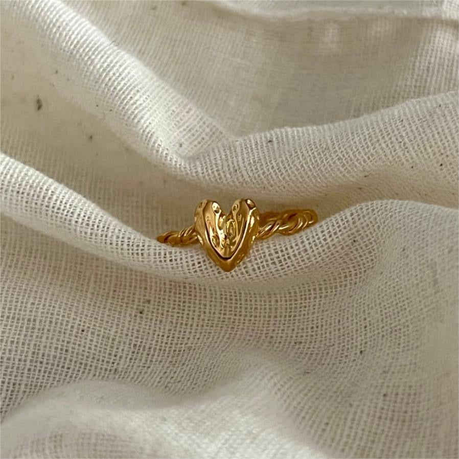 Heart Twisted Ring