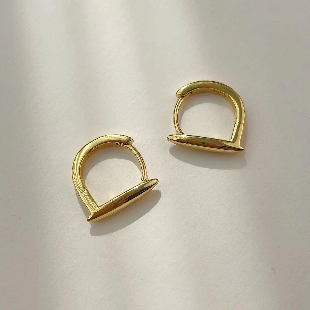 Oval mini Hoop Earrings