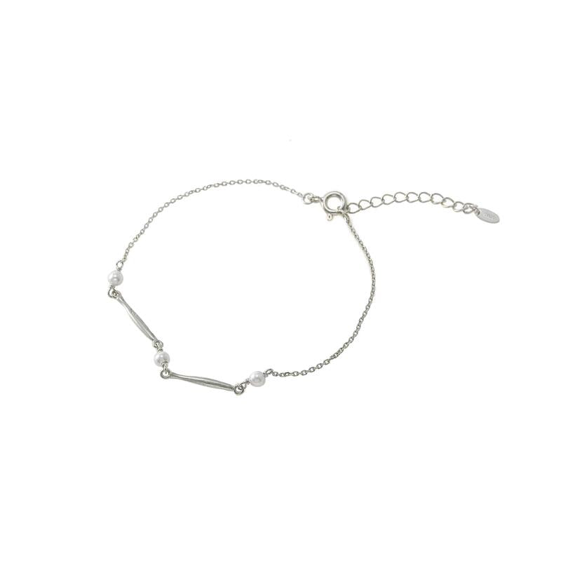 Dainty Pearl Bracelet